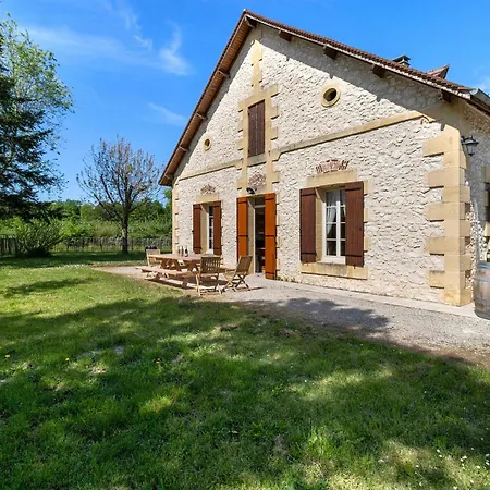 Chateau Lamouthe Feriehus *